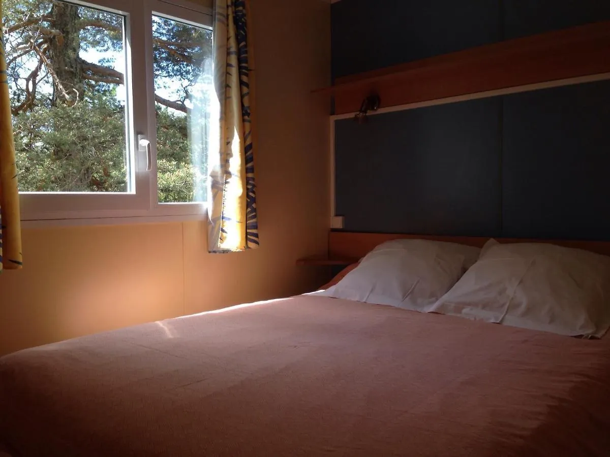 Camping Mon Repos Hotel Montmaur  Campsite